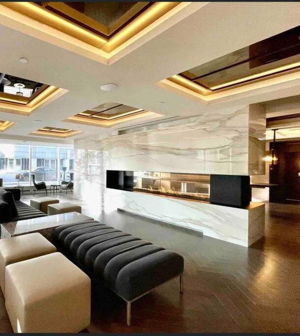 Mind Blowing City View - 2 Beds - Pool & Spa - Downtown 몬트리올 외부 사진